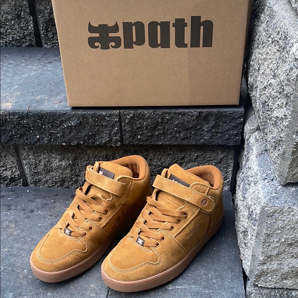 Grasshoppers Tan Sneakers Classic Casual Design